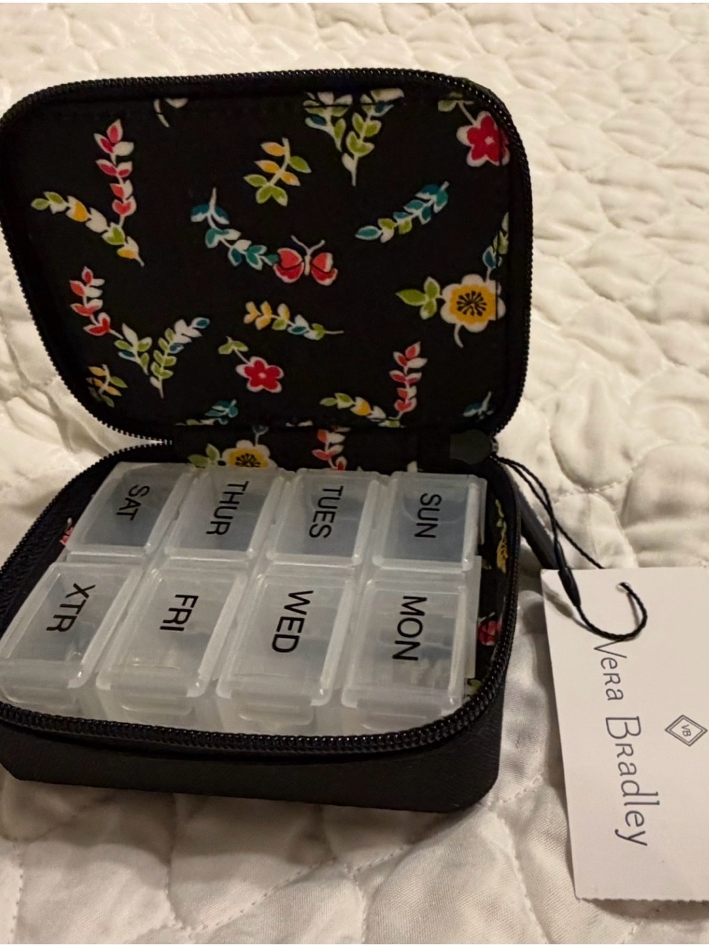 Vera Bradley Lighten Up Travel Pill Case Black NWT